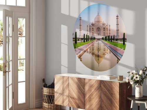 De Taj Mahal vanuit de tuin